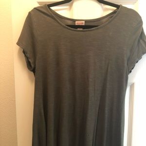 Short Sleeve Flowy Tee